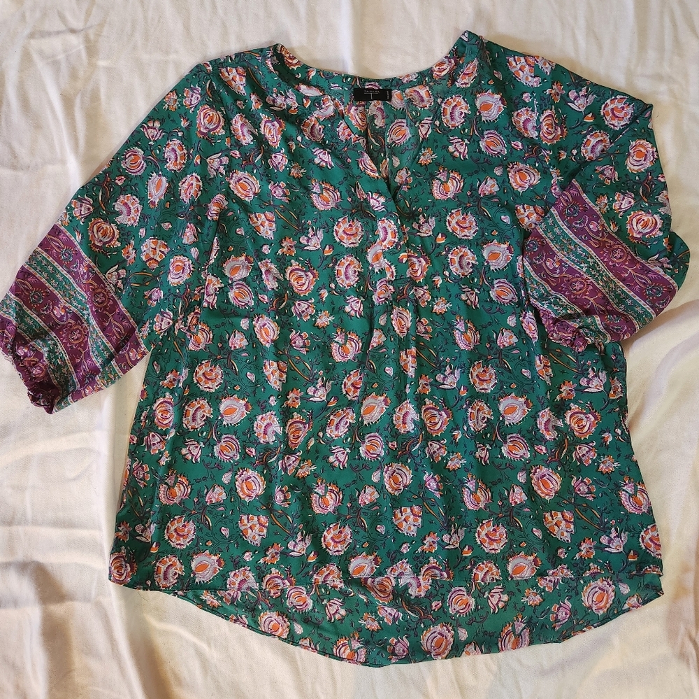 Tahari Woman Green Floral Blouse Womens Size 30/32 Long Sleeve Boho Top